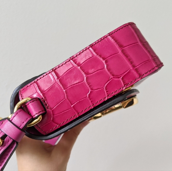 Chloe C Croc Embossed Leather Shoulder Bag - Picture 6 of 16